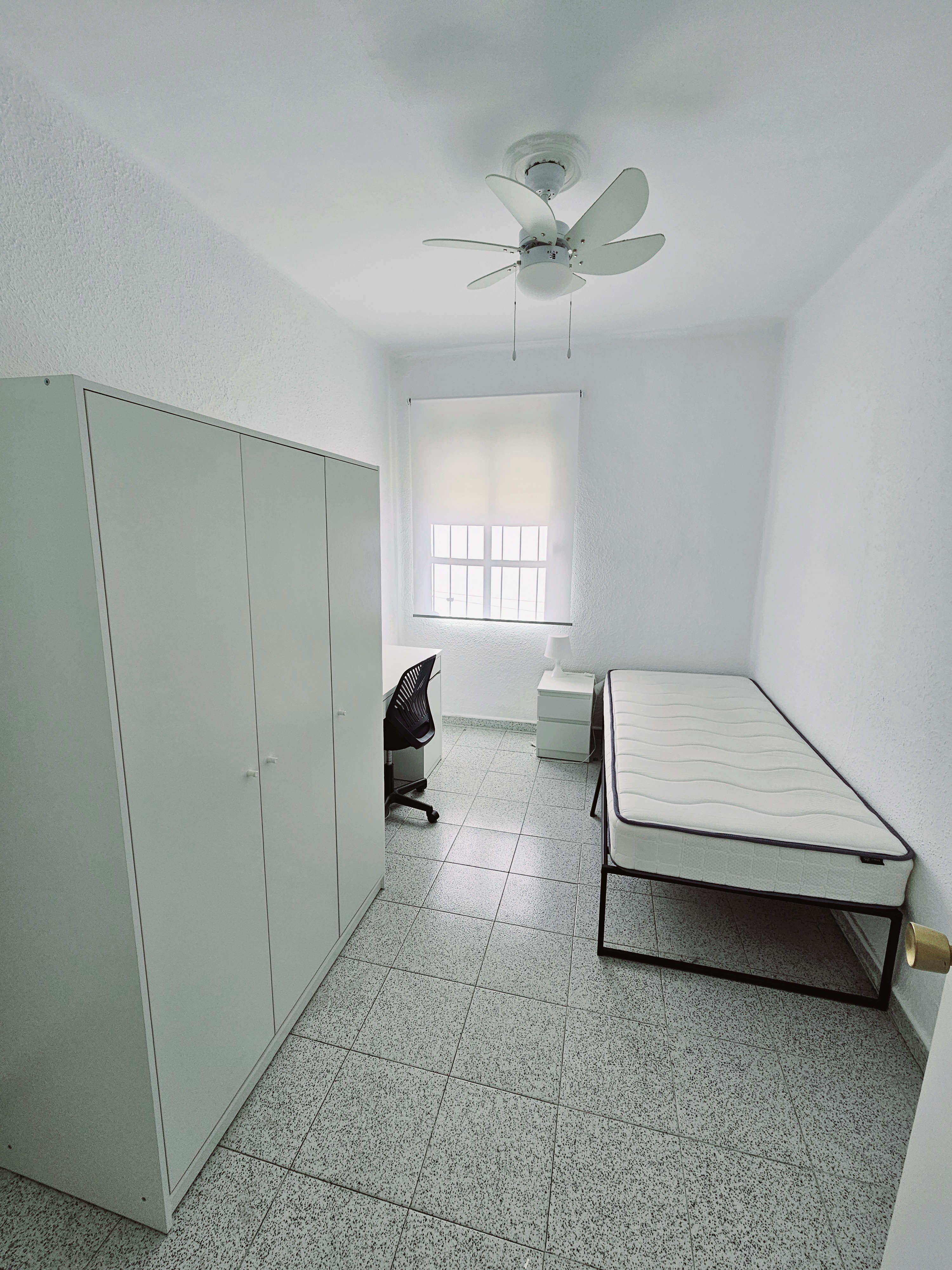 Double room for Erasmus students in Macarena, Seville
