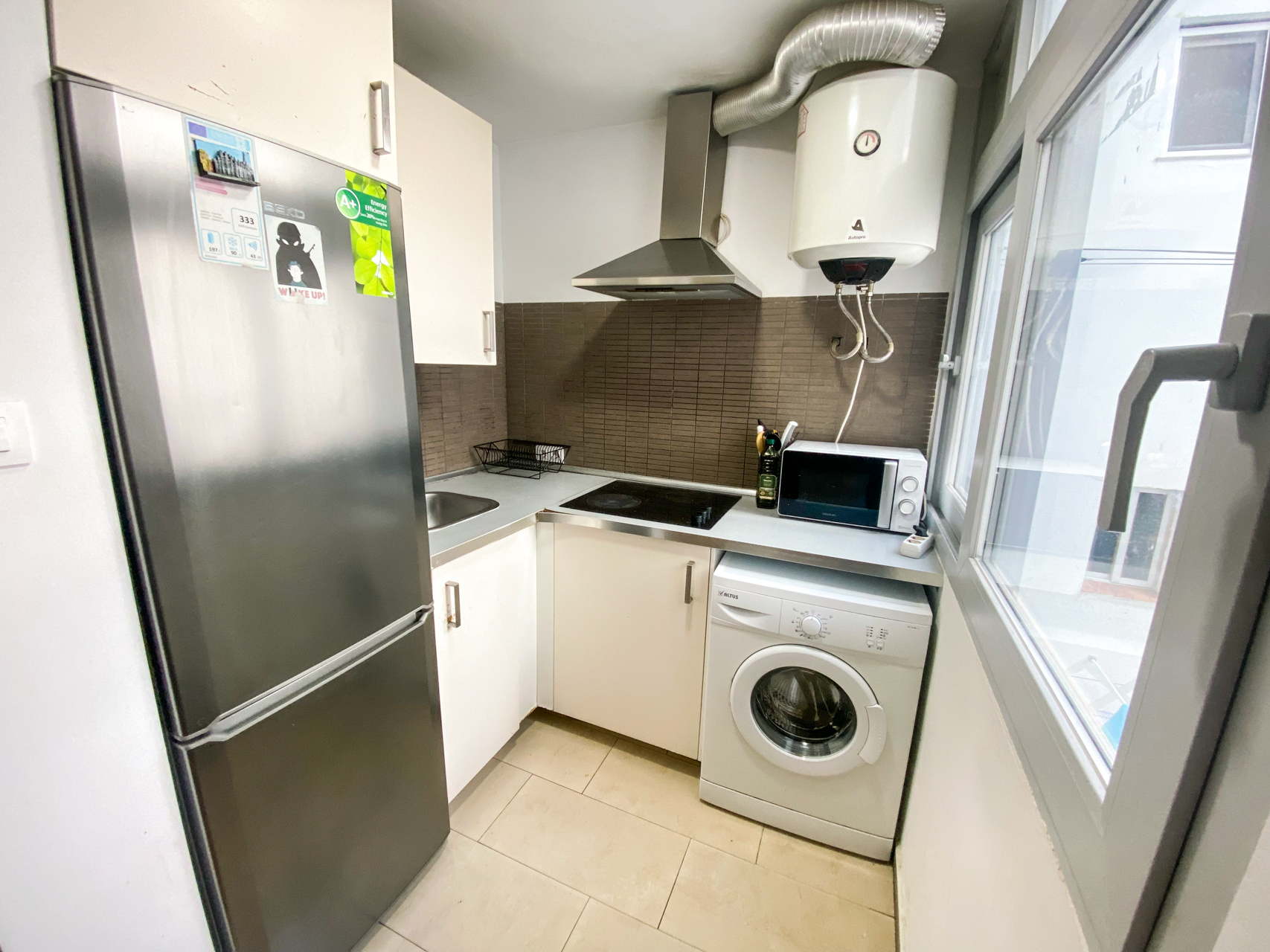Habitación con escritorio para estudiantes en Triana, Sevilla