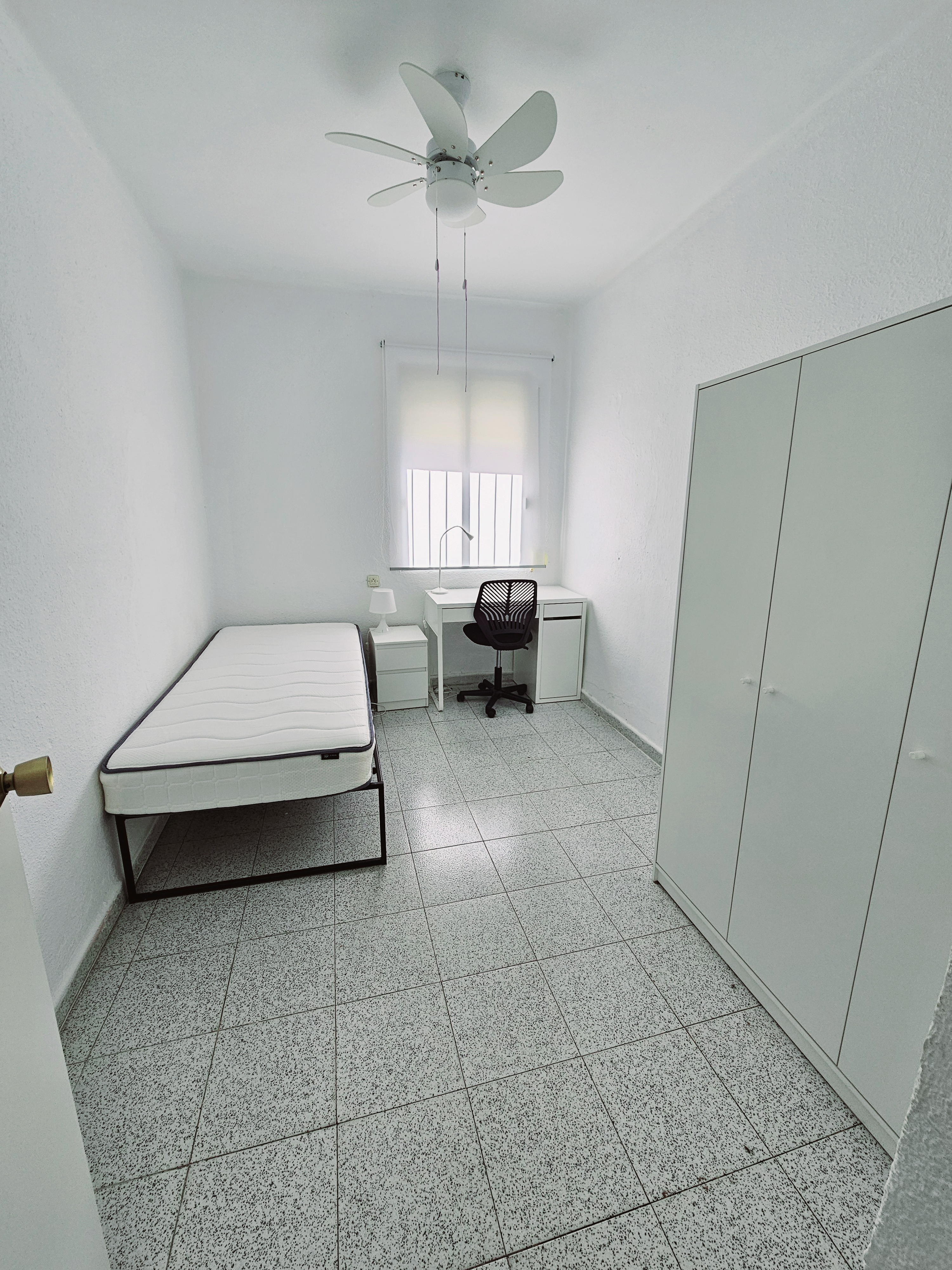 Single room for students in Macarena, Seville