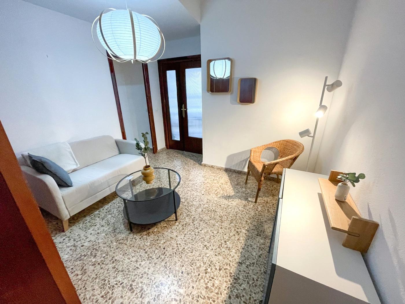 Apartamento de 5 Habitaciones Grandes – calle Fortaleza, Triana, Sevilla