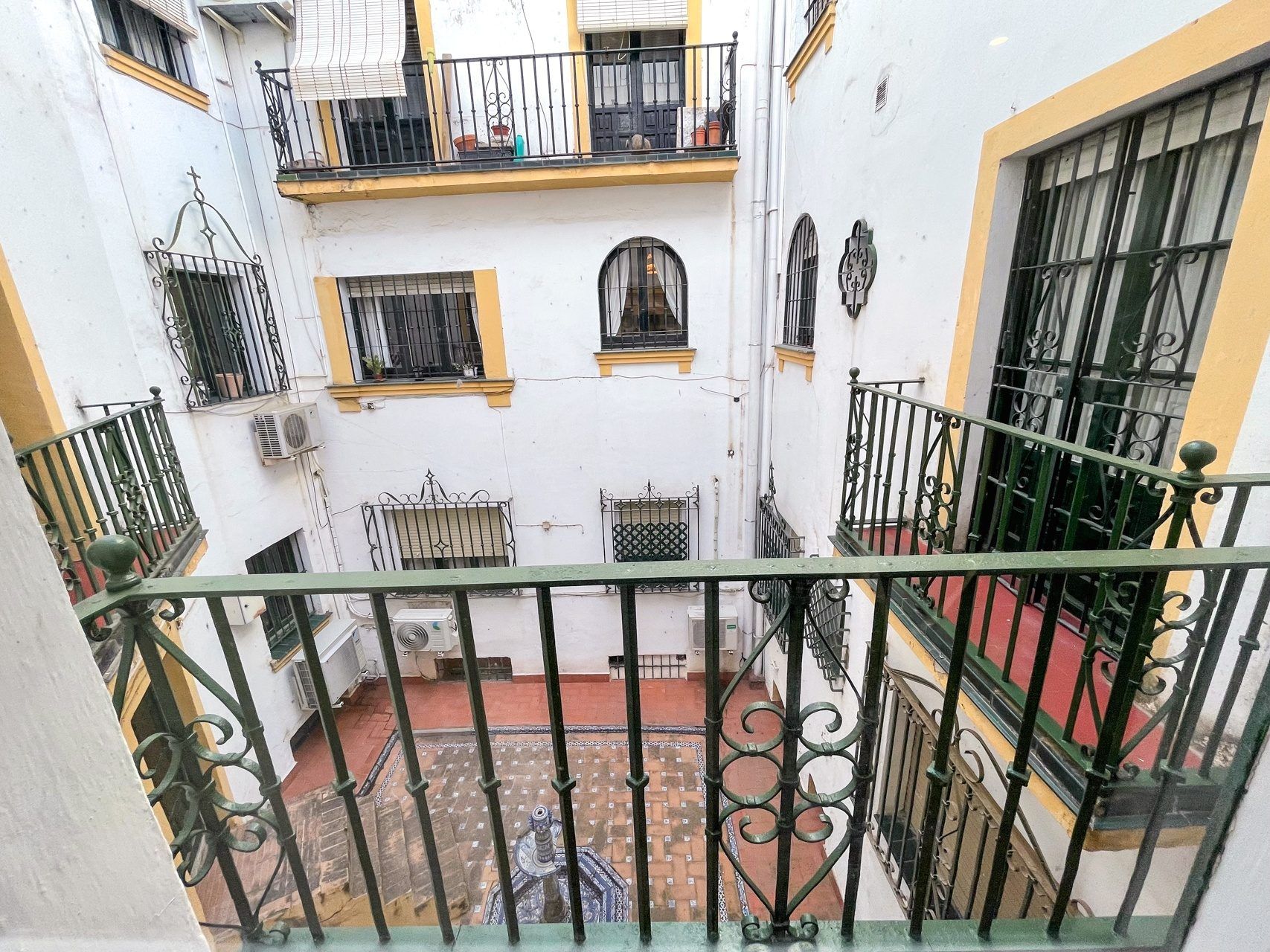 Habitación con baño privado, calle Miguel Mañara, Sevilla