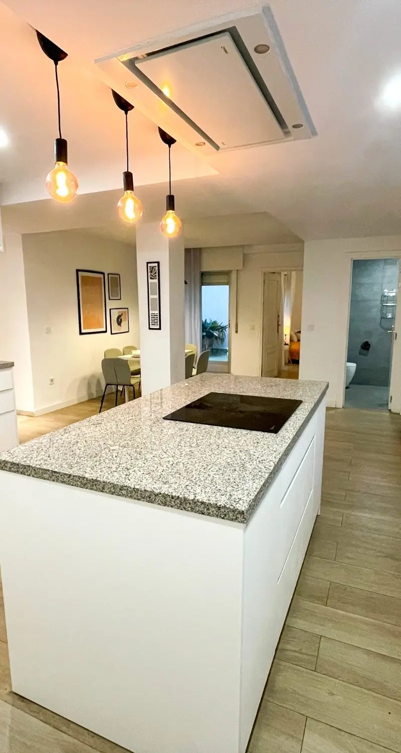 Espectacular vivienda de 6 Habitaciones en Triana-Los Remedios