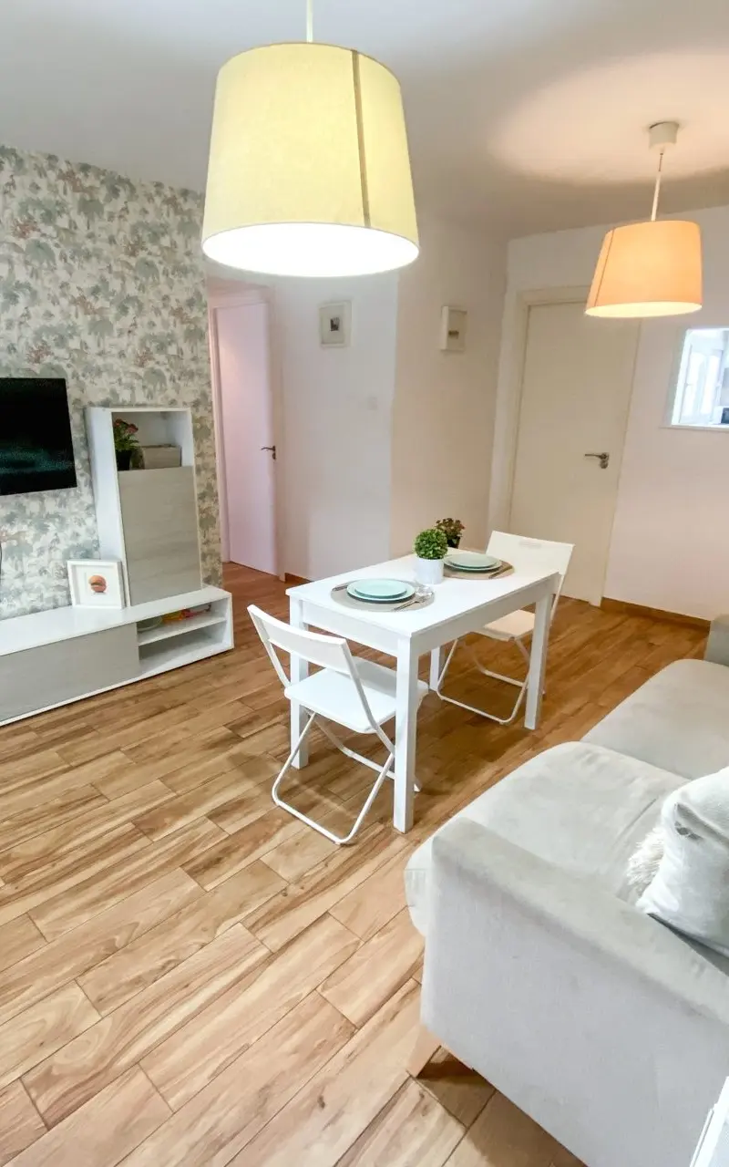  Piso de 4 Habitaciones en el corazón de Triana - Maestro Arrieta