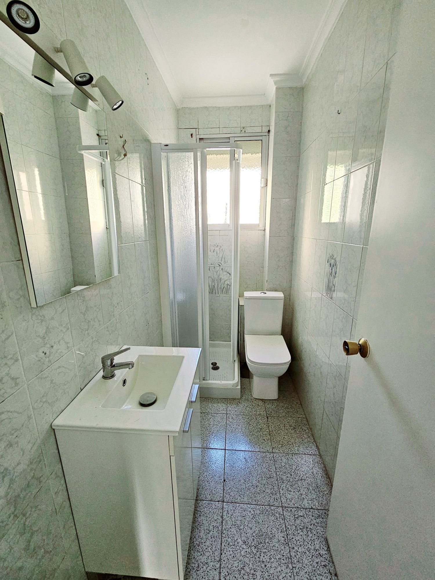 Piso de tres habitaciones en Calle Ferrobús, Macarena, Sevilla