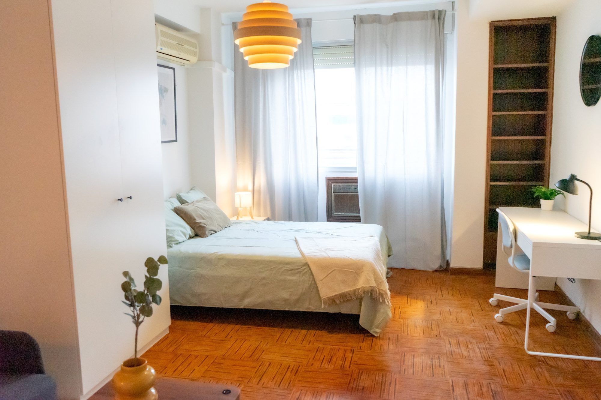Habitación grande en calleFortaleza, Triana, Sevilla