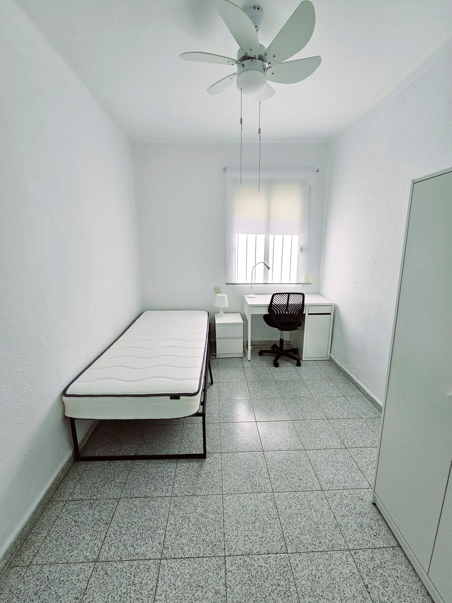 Habitación individual en Macarena, calle Ferrobus, Sevilla