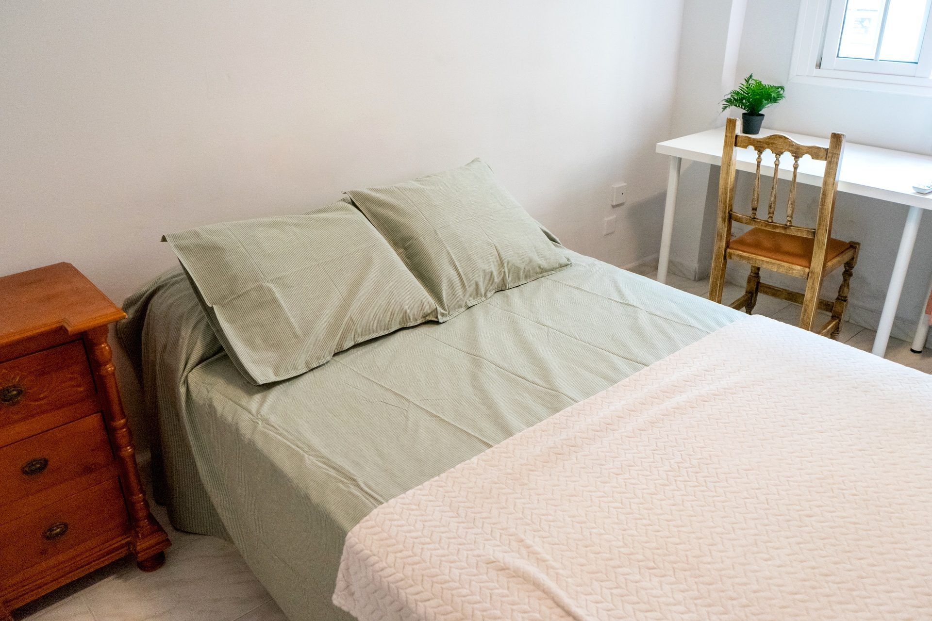 Habitación en Nervión, calle Doctor Delgado Roig, Sevilla