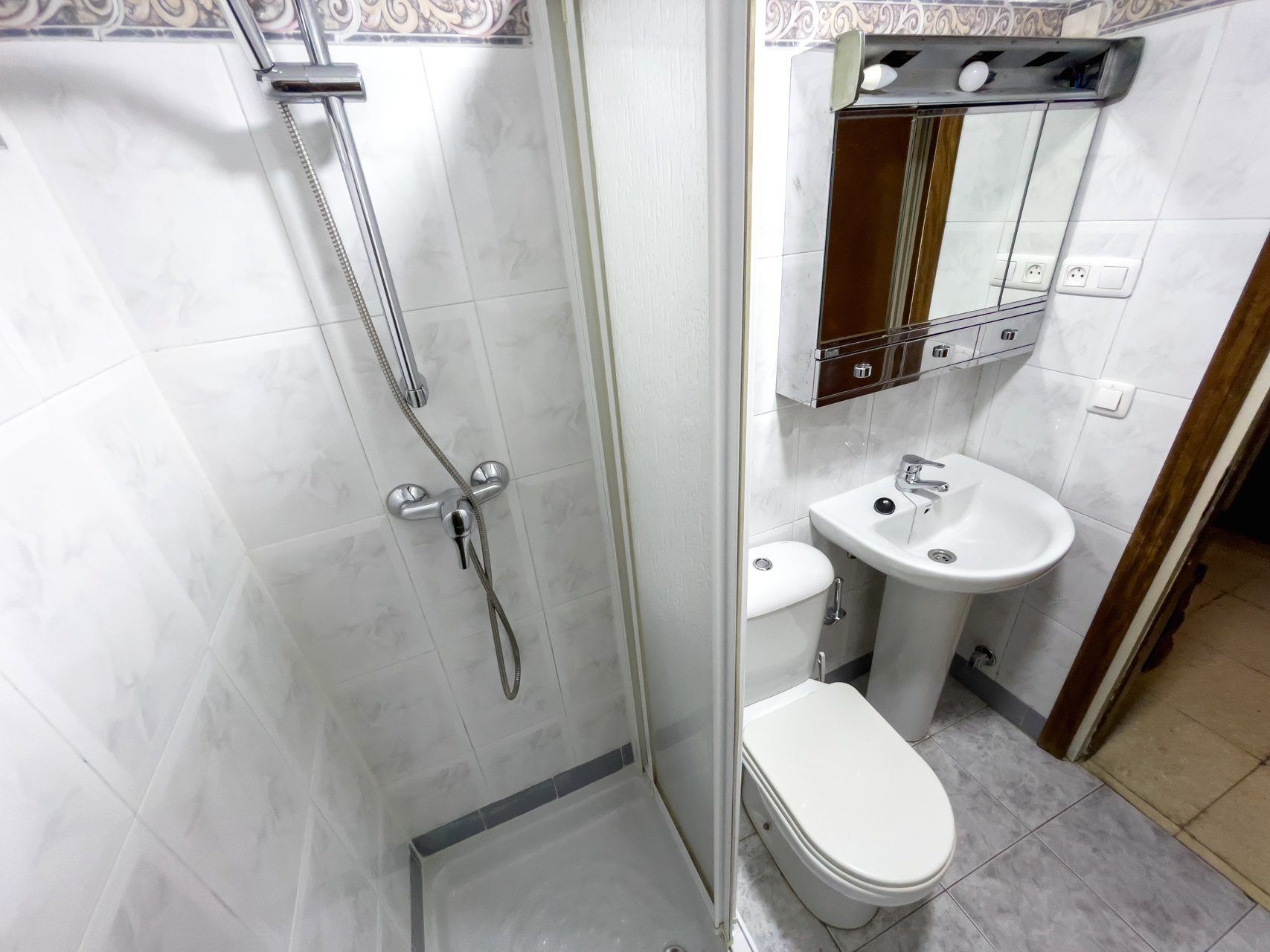 Habitación en calle Grupo Oscar Carvallo, Nervión, Sevilla