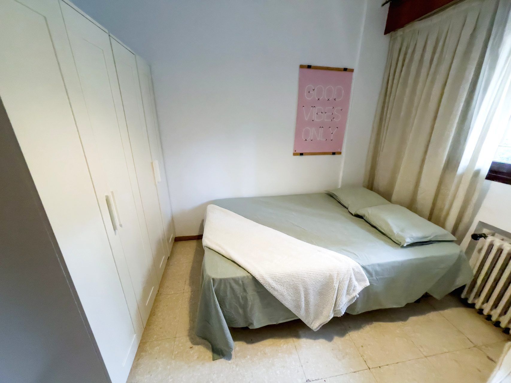 Habitación en calle Grupo Oscar Carvallo, Nervión, Sevilla