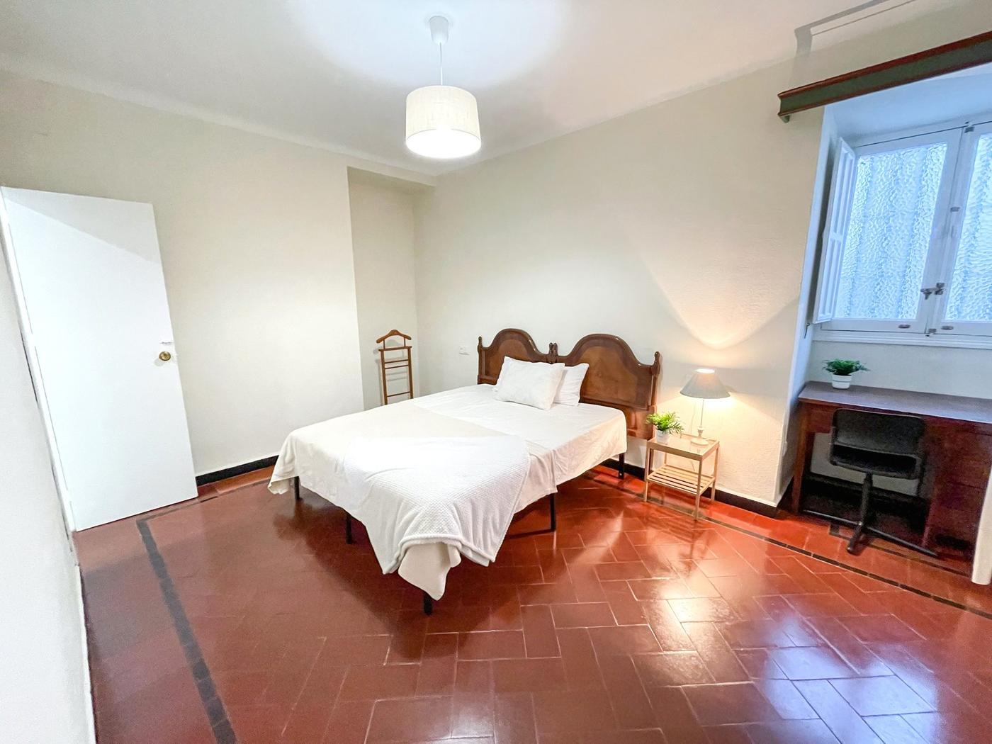 Habitación con baño privado, calle Miguel Mañara, Sevilla