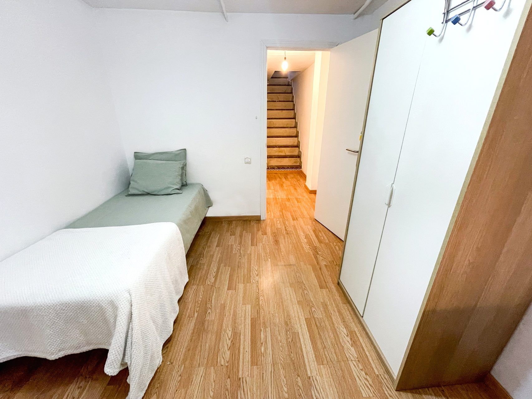 Habitación en calle Grupo Oscar Carvallo, Nervión, Sevilla