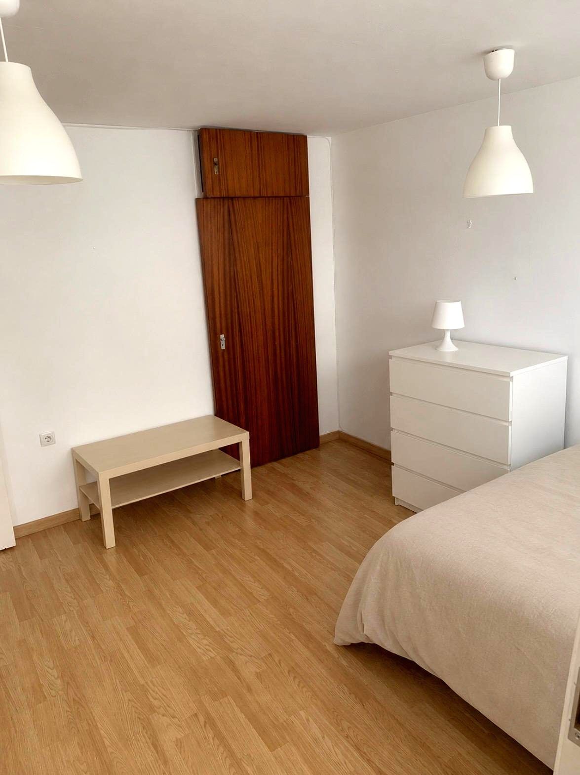 Habitación en calle Grupo Oscar Carvallo, Nervión, Sevilla