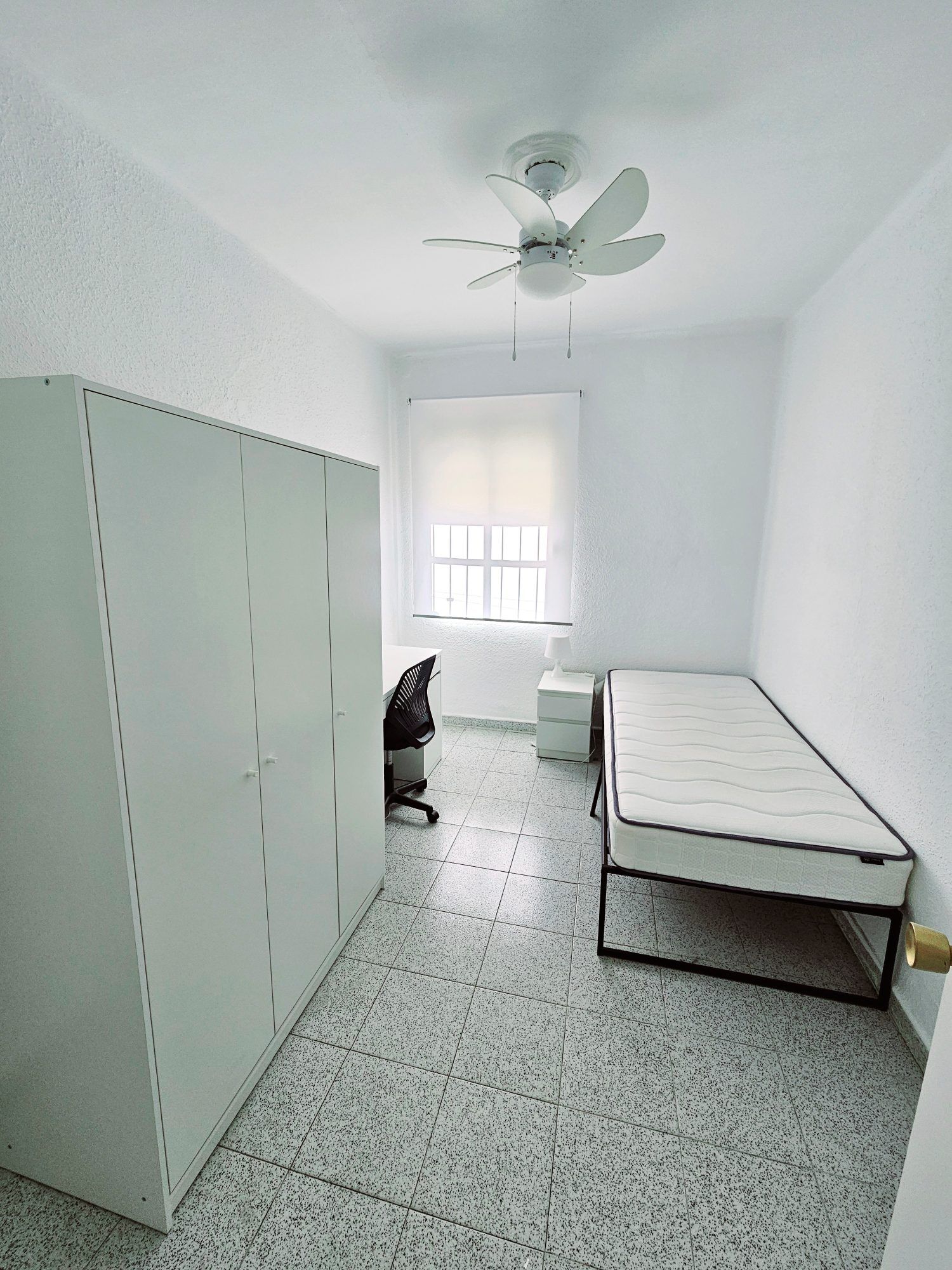 Habitación individual en Macarena, calle Ferrobus, Sevilla